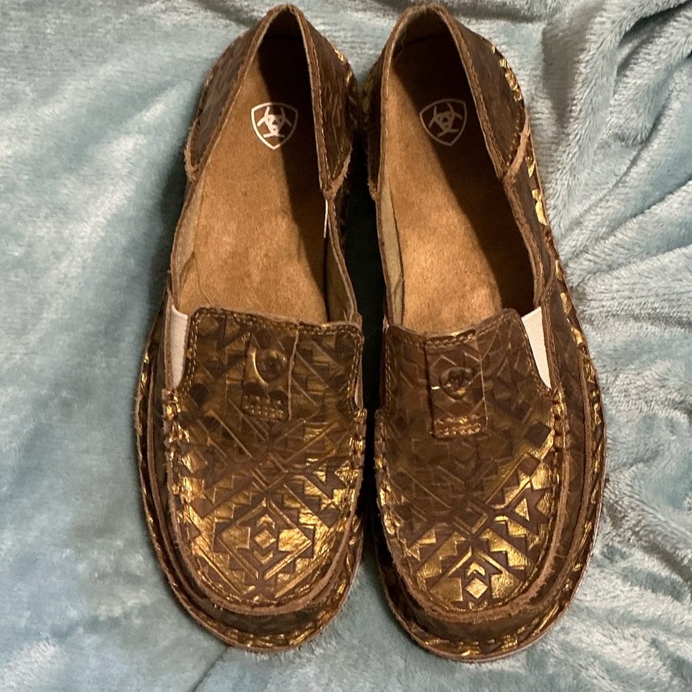 Ariat Women's cruiser in Brown and Gold size 7.5